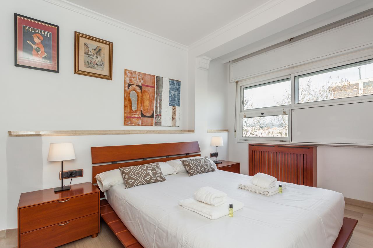 Flateli Lepant Apartment Barcelona Bagian luar foto