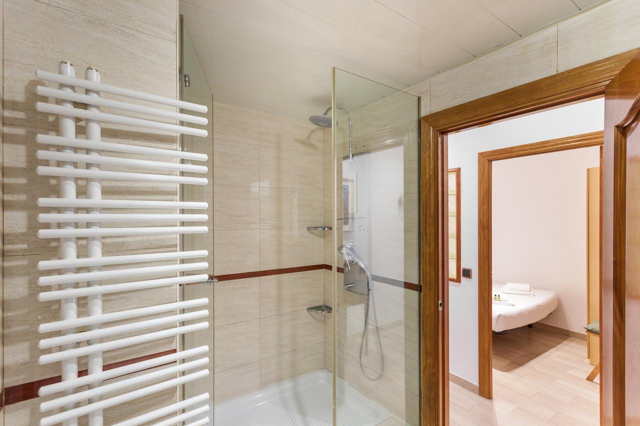 Flateli Lepant Apartment Barcelona Bagian luar foto