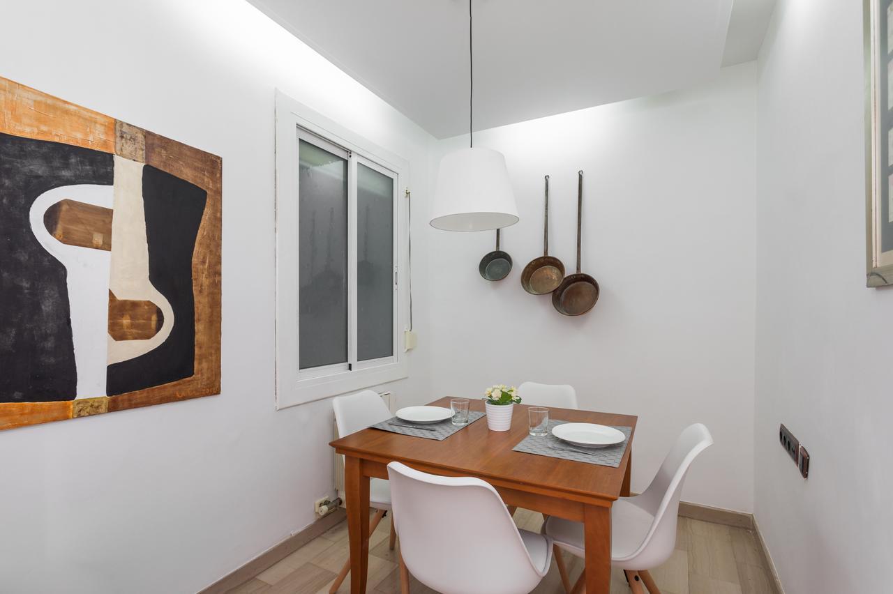Flateli Lepant Apartment Barcelona Bagian luar foto