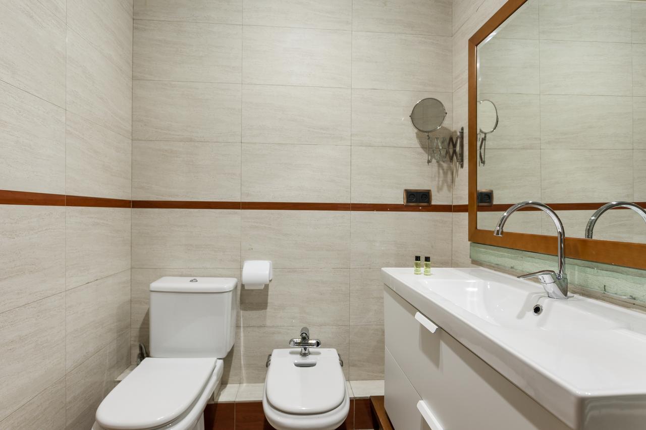 Flateli Lepant Apartment Barcelona Bagian luar foto